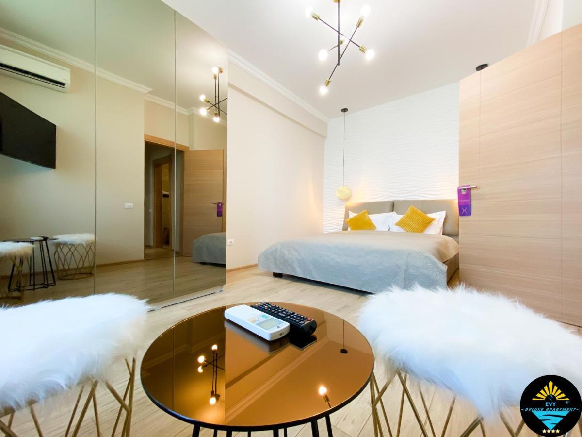 Evy Deluxe Apartment Мамая Экстерьер фото
